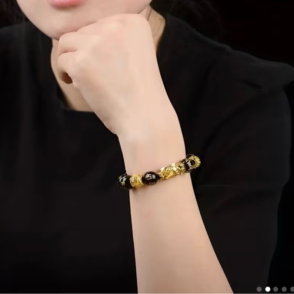 Ladies or Men Feng Shui Obsidian Bracelet - Picture 2 of 5